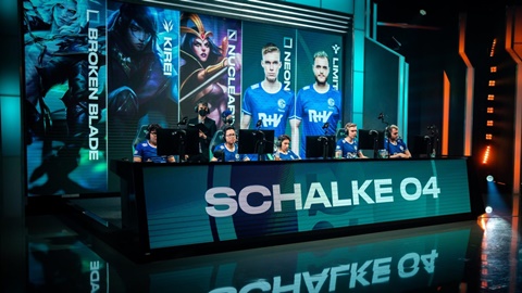 Schalke 04 Esports bị chỉ trích vì cấm tuyển thủ thi đấu